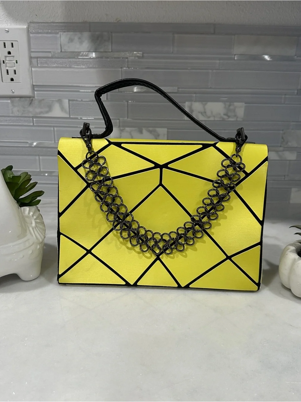 Patrizia Luca Canary Yellow Geo Lock Front Tote – Chain Strap Included - Picture 4 of 10